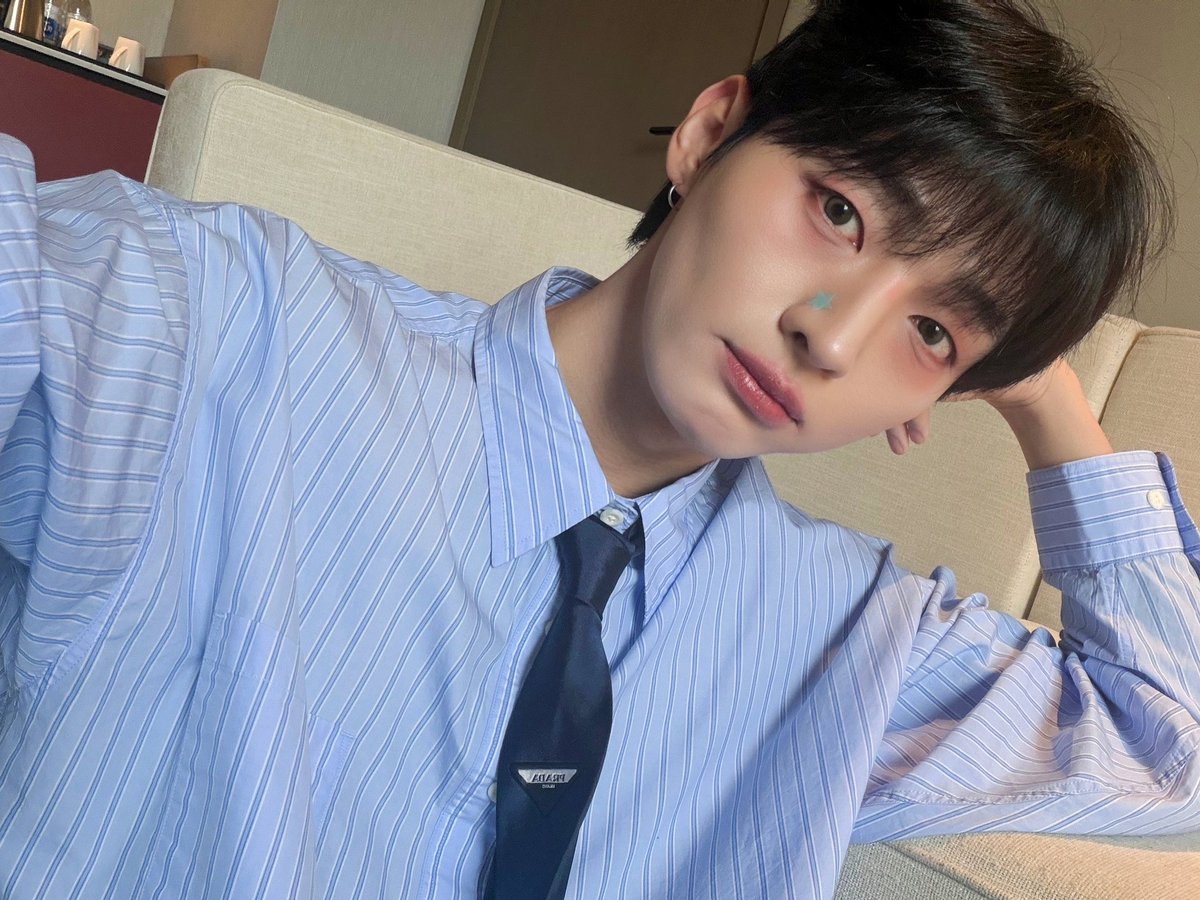 윤지성 (Yoon Jisung) Official tweet media