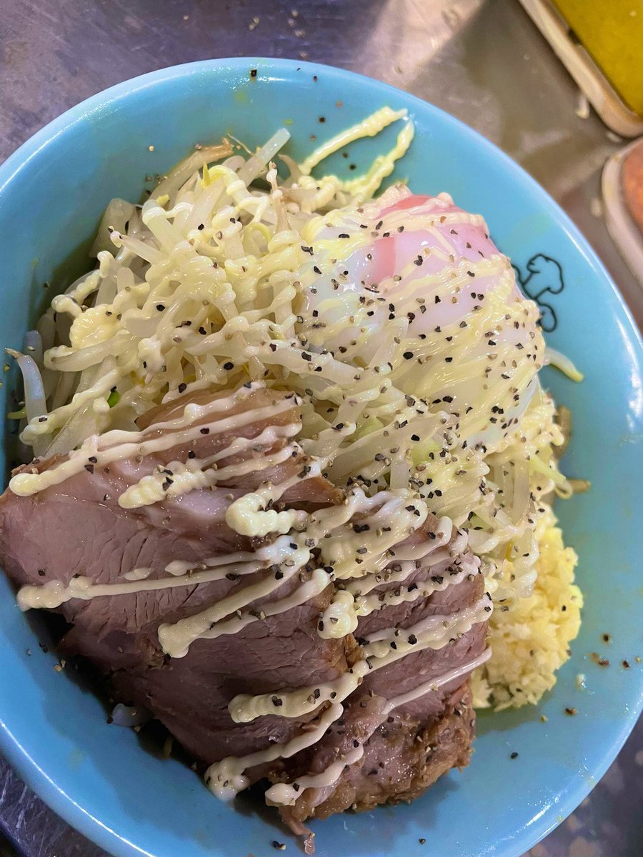 麺でる多摩センターです！

本日夜限定で
「ペッパーマヨまぜ麺」やります！

限定Bの食券ご購入ください！

よろしくお願いします！