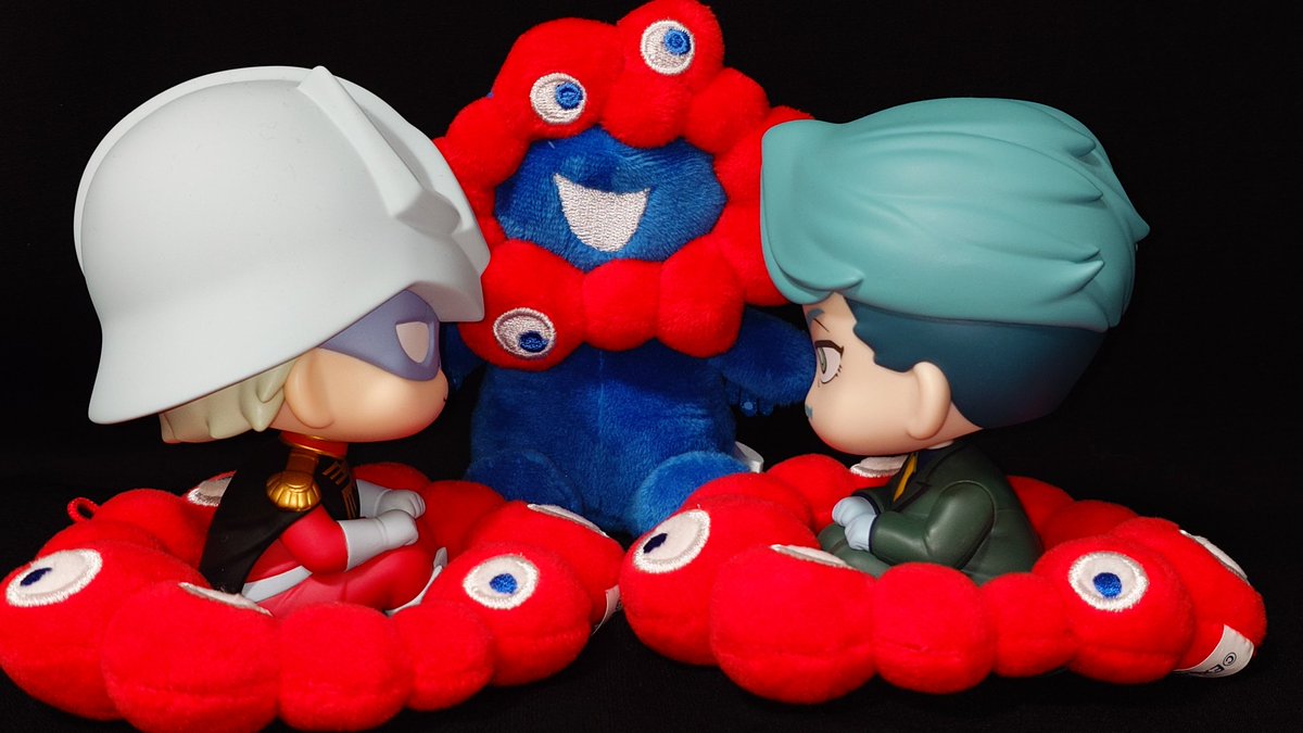 chaco03050's tweet photo. 輪っかをてにいれ、🟥と🟩をセットで予約し、輪っかをもう1本手に入れて、支配者myaく2様もお迎えして満足 https://t.co/PZJJ4OZdS6