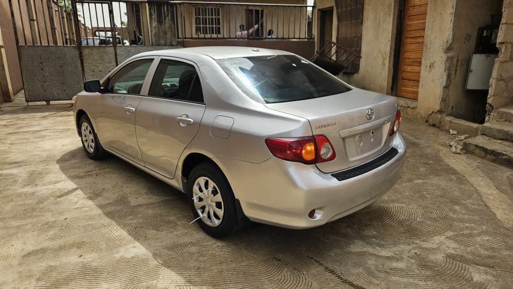 EassyAutos's tweet image. 🔥 EXTREMELY CLEAN 🔥

2009 Toyota Corolla LE (Canada Spec) 🇨🇦

Super silent engine
Perfect gear &amp;amp; AC ❄️
Sunroof 🌤️
Synthetic fabric interior
First user

💰 Price: ₦8.1M
🤝 Settlement: ₦250K

Serious buyers only

📞 Call/WhatsApp: +2348156661021
#ToyotaCorolla #LagosCars #fyp