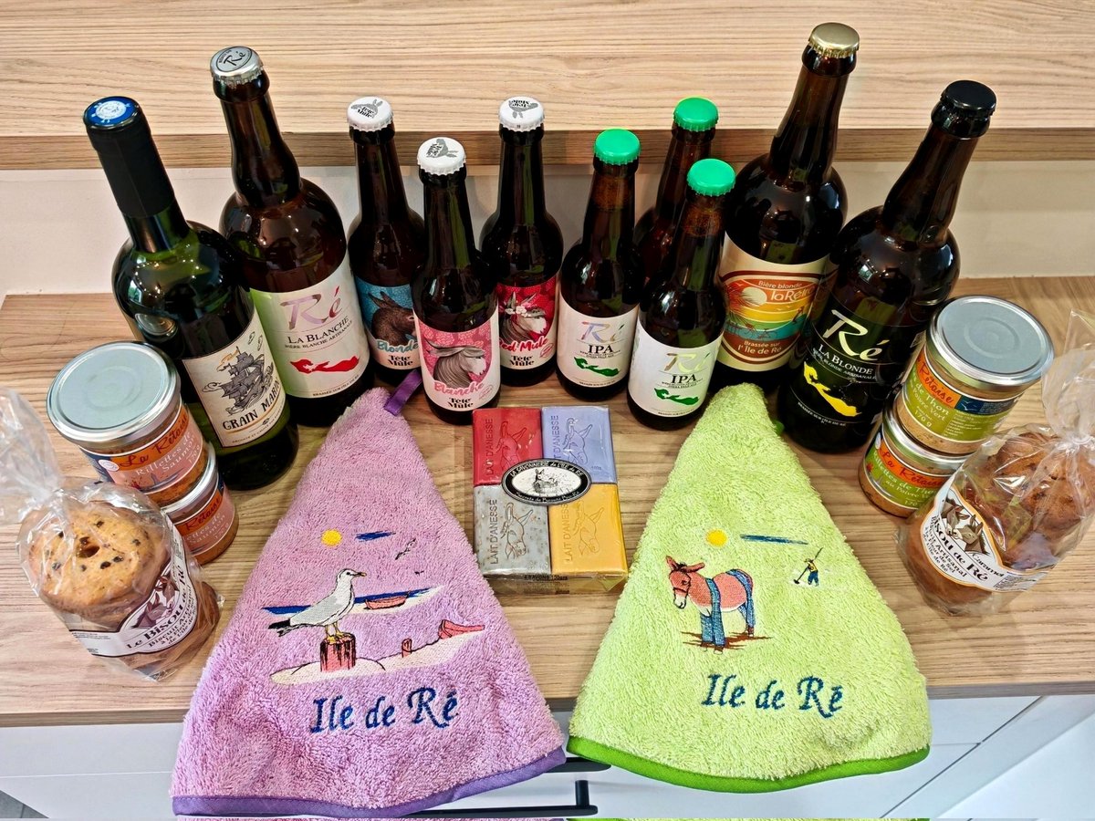 NHoonited's tweet image. - "T'es parti où et t'as fait quoi pendant tes vacances ?
- Oui."

#Ré