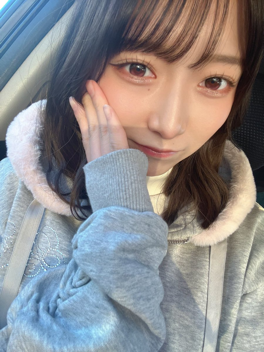あんな tweet media