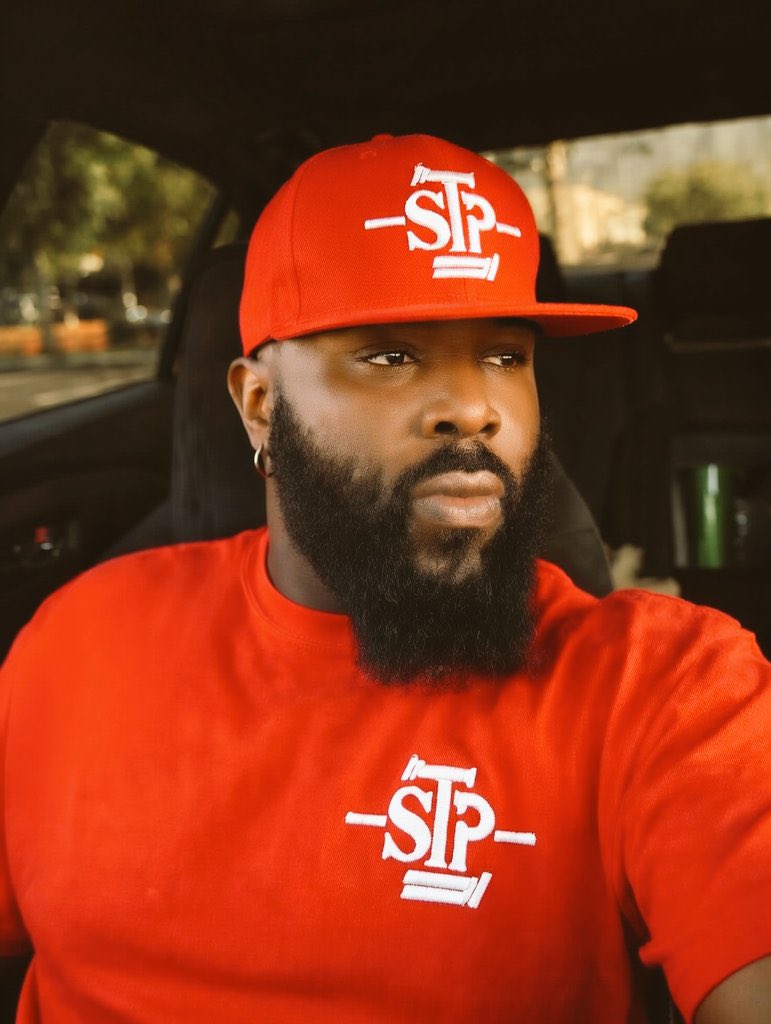 SetThePl4y's tweet photo. SetThePl4y (#SetThePlay) is an urban clothing brand founded by BiggHurra, rooted in the culture and energy of Los Angeles and shaped by a Pasadena upbringing. Blending street influence with creative expression, SetThePlay is more than just apparel—it’s a movement. Designed for those who move with purpose and style, the brand invites you to play, create, and stand out.
Founder. @BiggHurra
