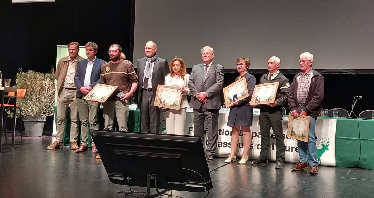 Image de Préfet de l'Eure - 🎯 Déplacement du sous-préfet de Bernay auprès de la Fédération des chasseurs de l’Eure et son prési