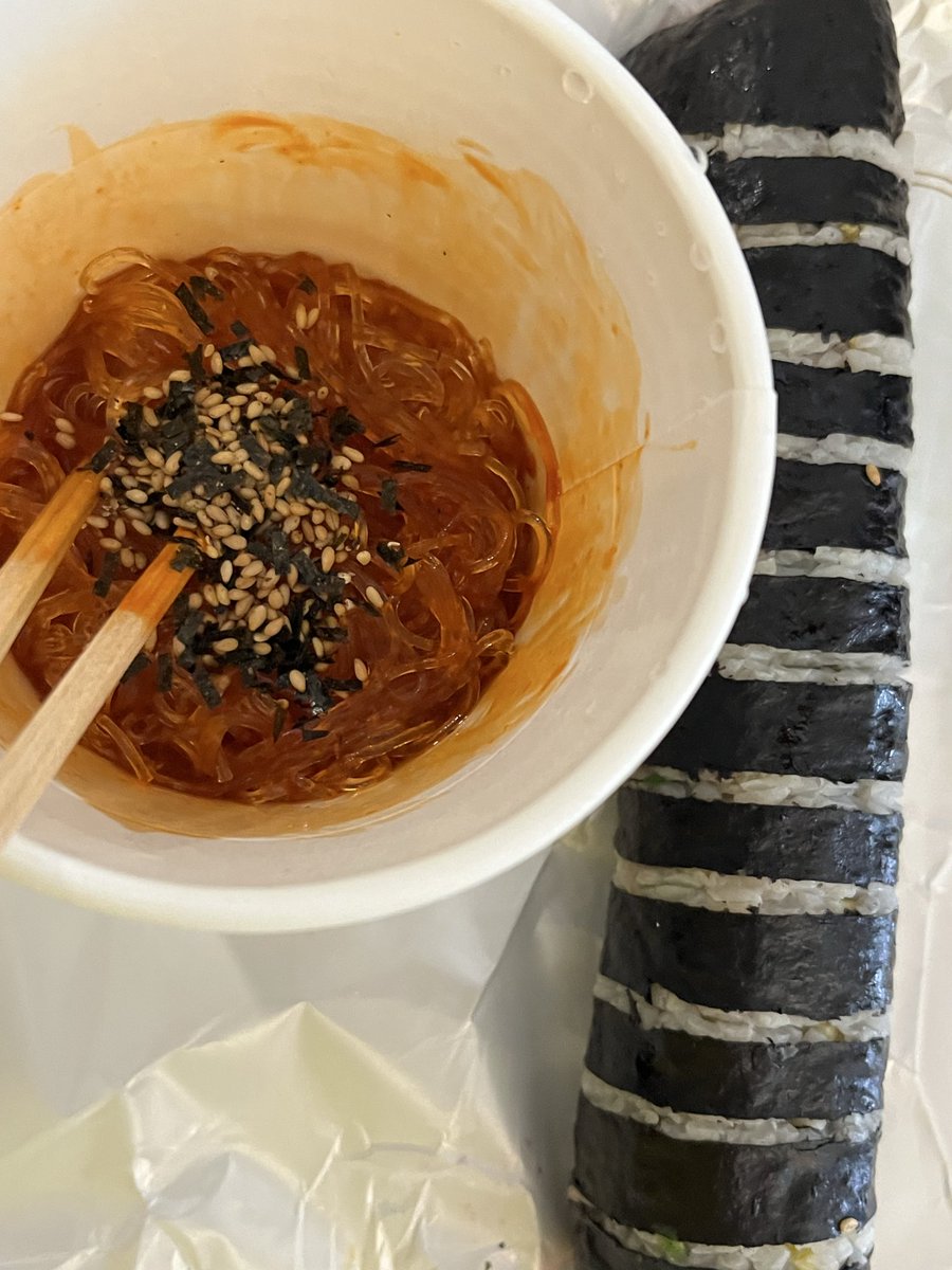 im_notclean's tweet photo. 알바하면서 저녁먹기.. 다들 맛저하세요! https://t.co/y4U4sSVpIY