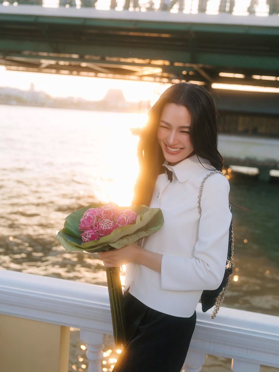 nongplaaaaa's tweet photo. อะโห คุณทีมกล้องปล่อยรูปชัด ๆ เต็ม ๆ ออกมาแล้วค่ะทุกคน พี่หลิงสวยมากก อมกก สวยจึ้งเอาอยู่ทุกโพส

cr. ig : gamey.foto
#หลิงหลิงคอง #linglingkwong https://t.co/HL7bsEAiAd