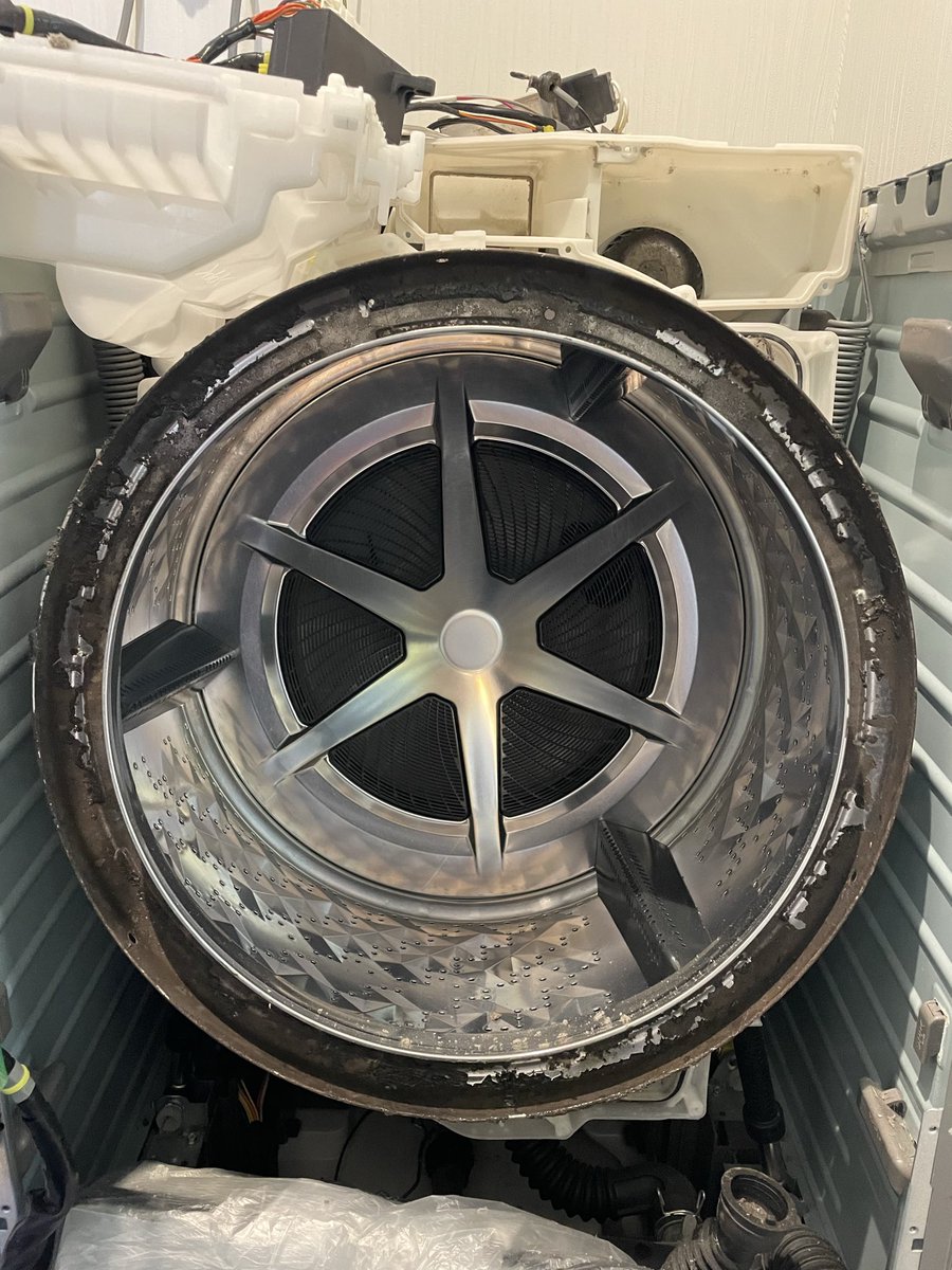eakuriking's tweet photo. NA-VG2400 ヒーター式　
汚れヤバかった。ヒーターも目詰まり
もちろんヒーター分解します！

#豊橋市ドラム式洗濯機分���クリーニング
#豊川市ドラム式洗濯機分解クリーニング https://t.co/7rZTRVOn43