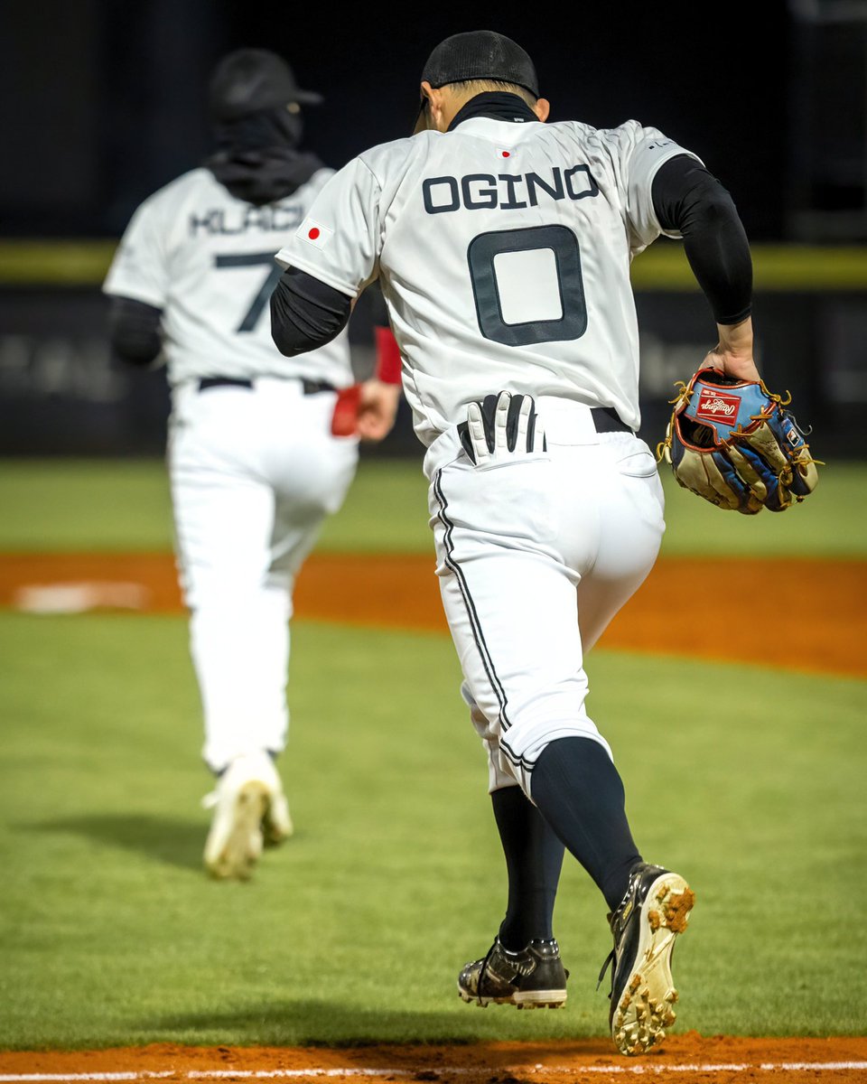 Draci_brno's tweet image. OPENING GAME ⚾️

Takashi Ogino’s first game in Draci colors. 🐉🖤
How do you like it? 👀

荻野貴司、ドラキ・ブルノでの初出場。🐉🖤
いかがですか？👀

#dracibrno #ogino #openingday #baseball #チェコ #野球