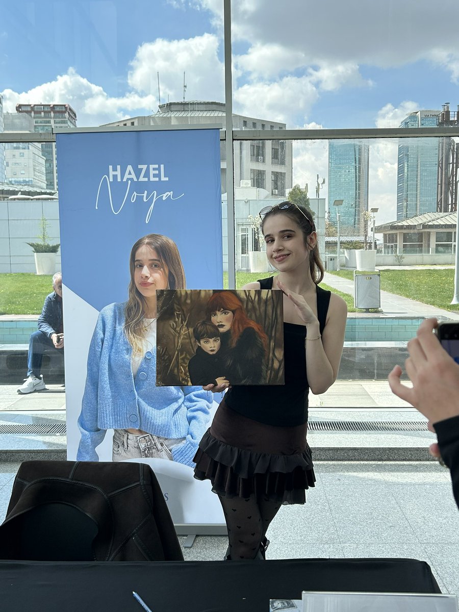 seyra (ELLA DAYY) tweet media