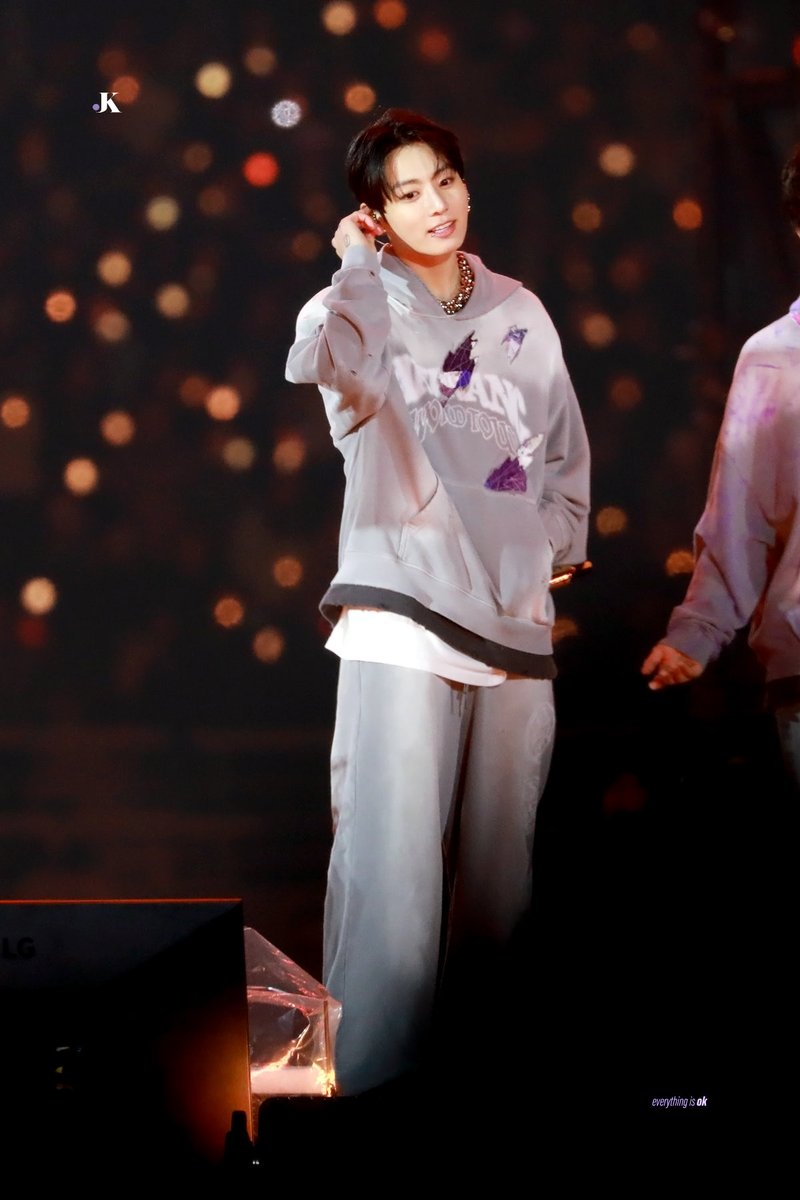 everything is ok💜 tweet media