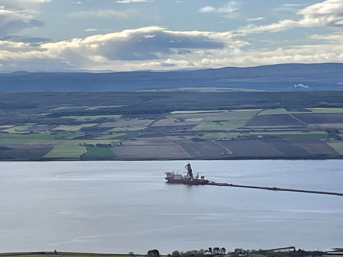 InnesHaughey's tweet photo. Damp morning looking up and down the Firth and back to the Benn. 
I am Maximus wins the Grand National 
Take care and look out for other’s 😊 https://t.co/UFd8RwOnV7