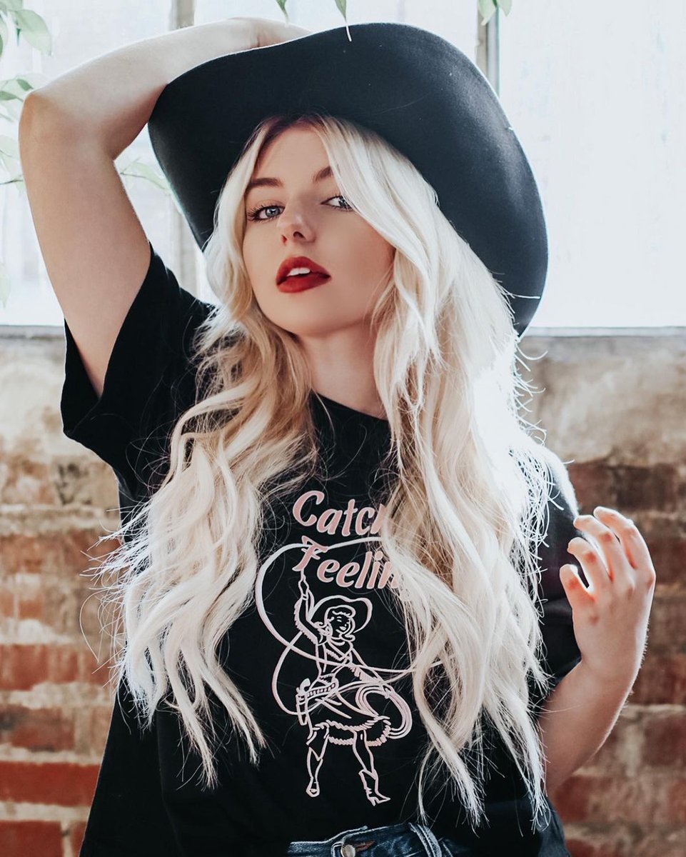 𝐑𝐎𝐒𝐄 𝐌𝐀𝐑𝐈𝐄 𝐁𝐄𝐑𝐄𝐋𝐋 🥐🇫🇷 tweet media