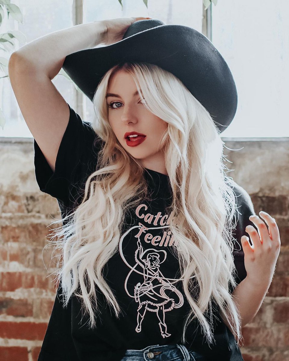 𝐑𝐎𝐒𝐄 𝐌𝐀𝐑𝐈𝐄 𝐁𝐄𝐑𝐄𝐋𝐋 🥐🇫🇷 tweet media