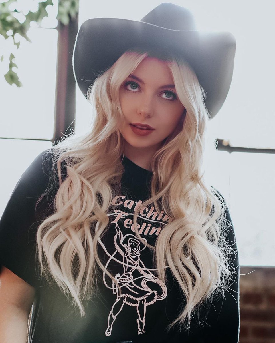 𝐑𝐎𝐒𝐄 𝐌𝐀𝐑𝐈𝐄 𝐁𝐄𝐑𝐄𝐋𝐋 🥐🇫🇷 tweet media