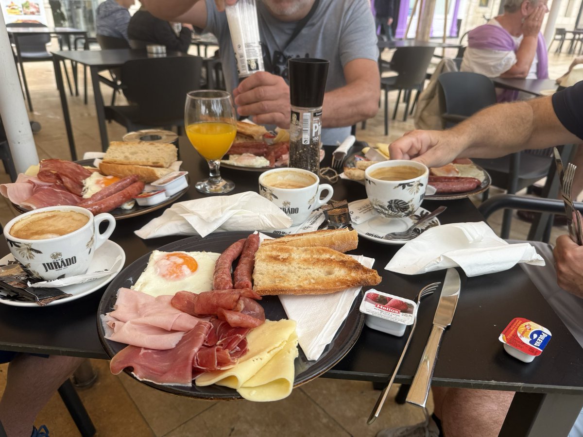 Alicante (a) 🔵⚪️