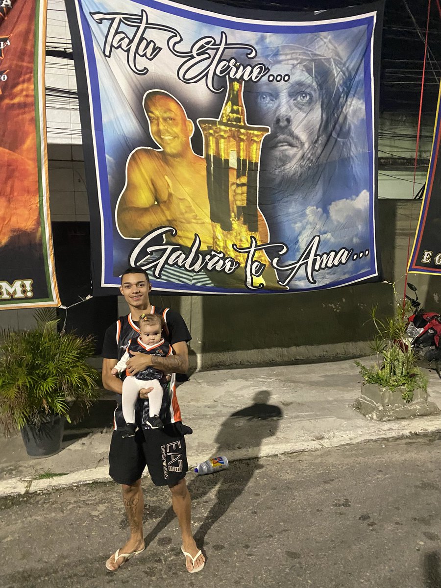 Sempre vivo nos nossos corações! 
Eu, minha princesa e o avô dela.. 💖💖😞😇