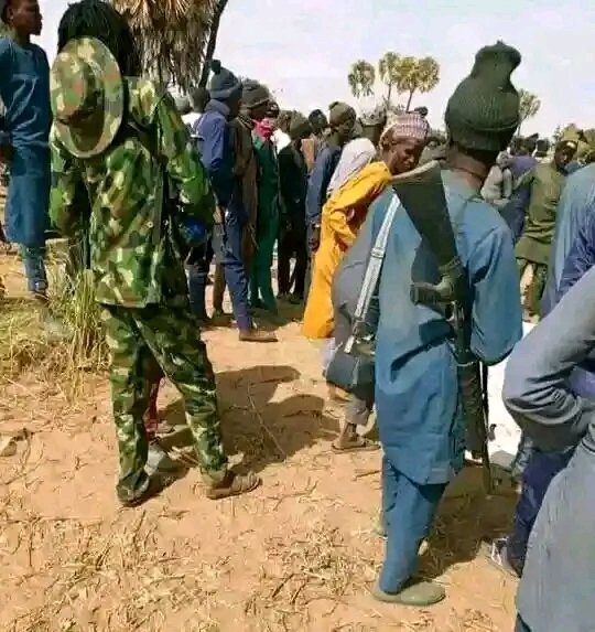 Bakatsine tweet media