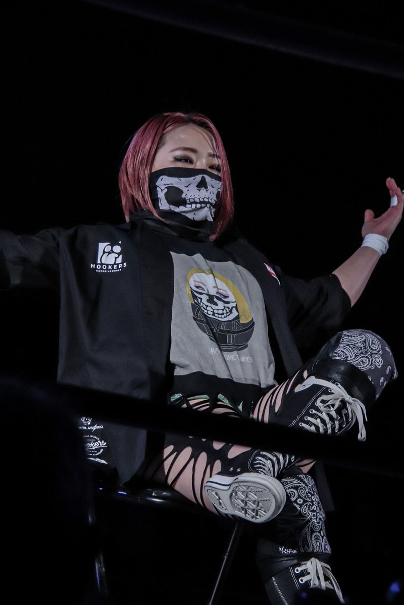 ᴍᴀᴋᴏ tweet media