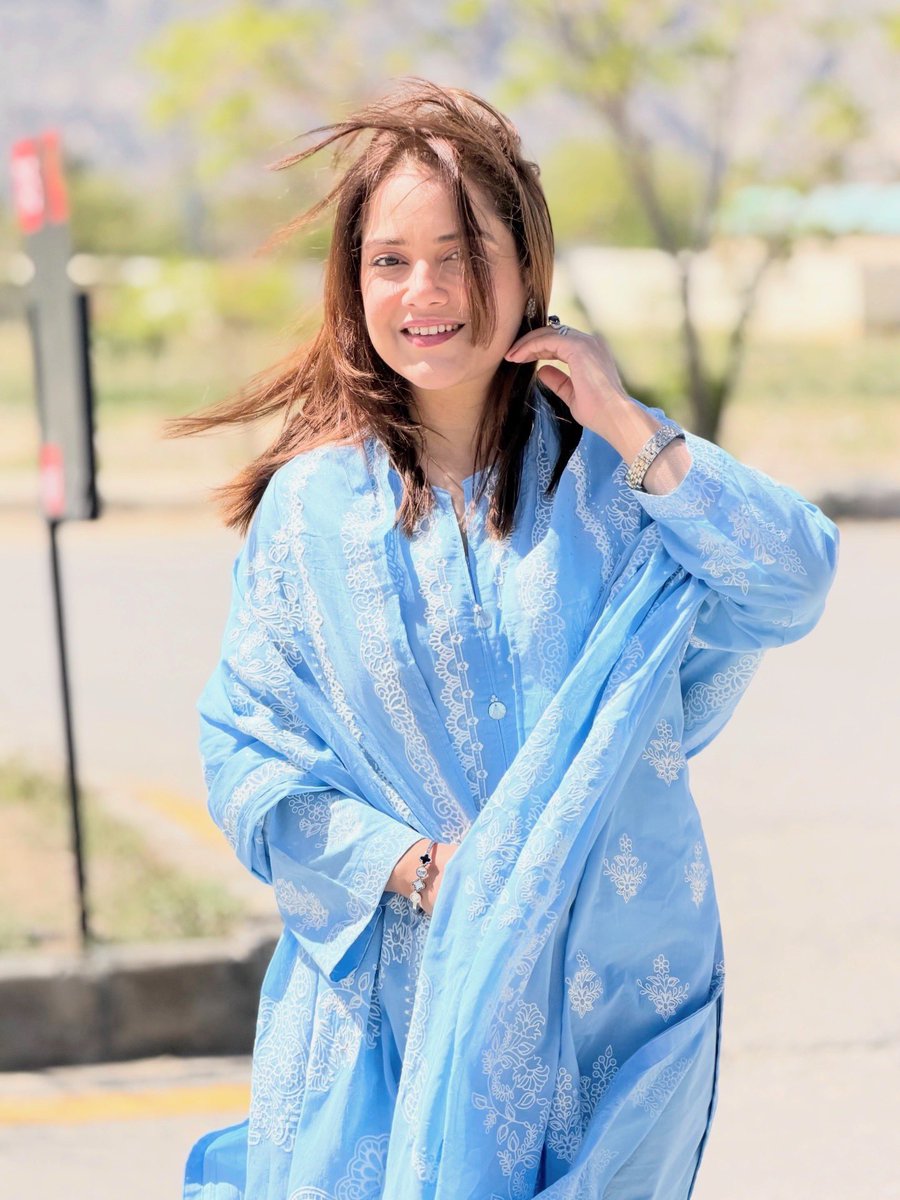 iruhmamalik's tweet image. ٹھنڈی ہوائیں چلیں تو سب خود بخود خوبصورت لگنے لگتا ہے!
…
#ruhmairfanmalik #trending #foryoupage #instagram #balochistan