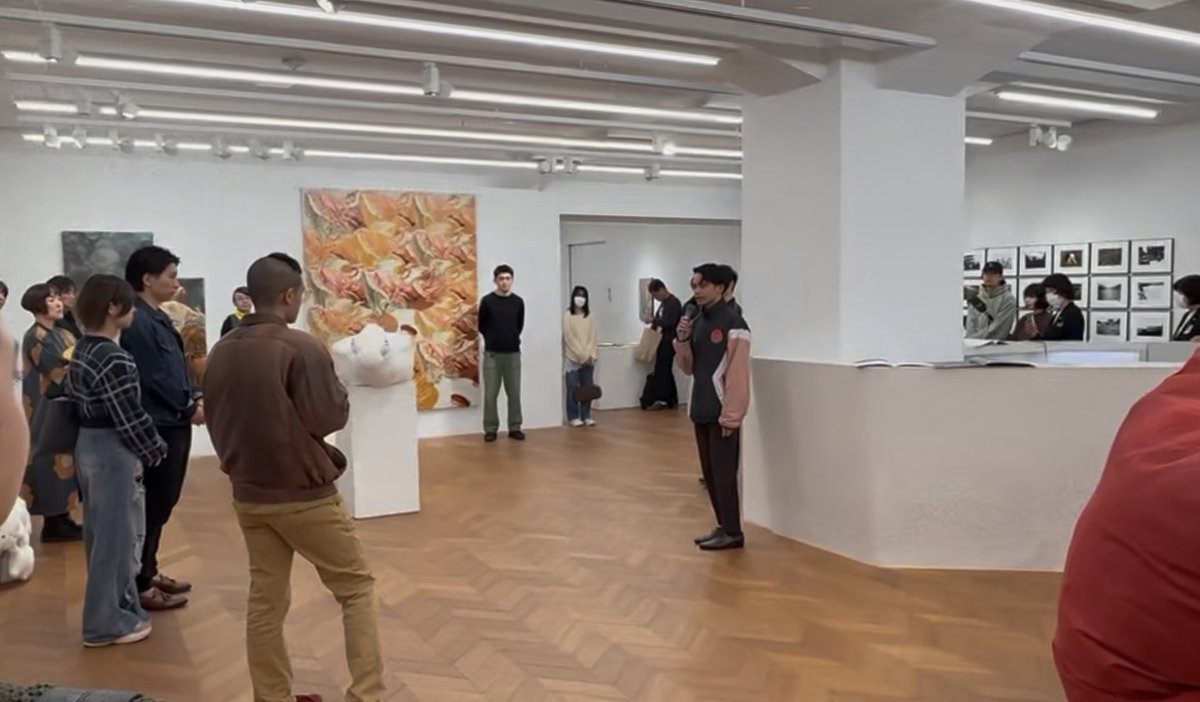 cookie_11_01's tweet photo. 先日、三越コンテンポラリーでのキュレーション展「Provenance→Reflection」が会期終了を迎えました。

空間（とその来歴）に作家の仕事をプロットする作業は大変面白く、トークイベントも多くの方にお越しいただき大変盛況でした。

ご来場いただき誠にありがとうございました。 https://t.co/An27zsPuVb
