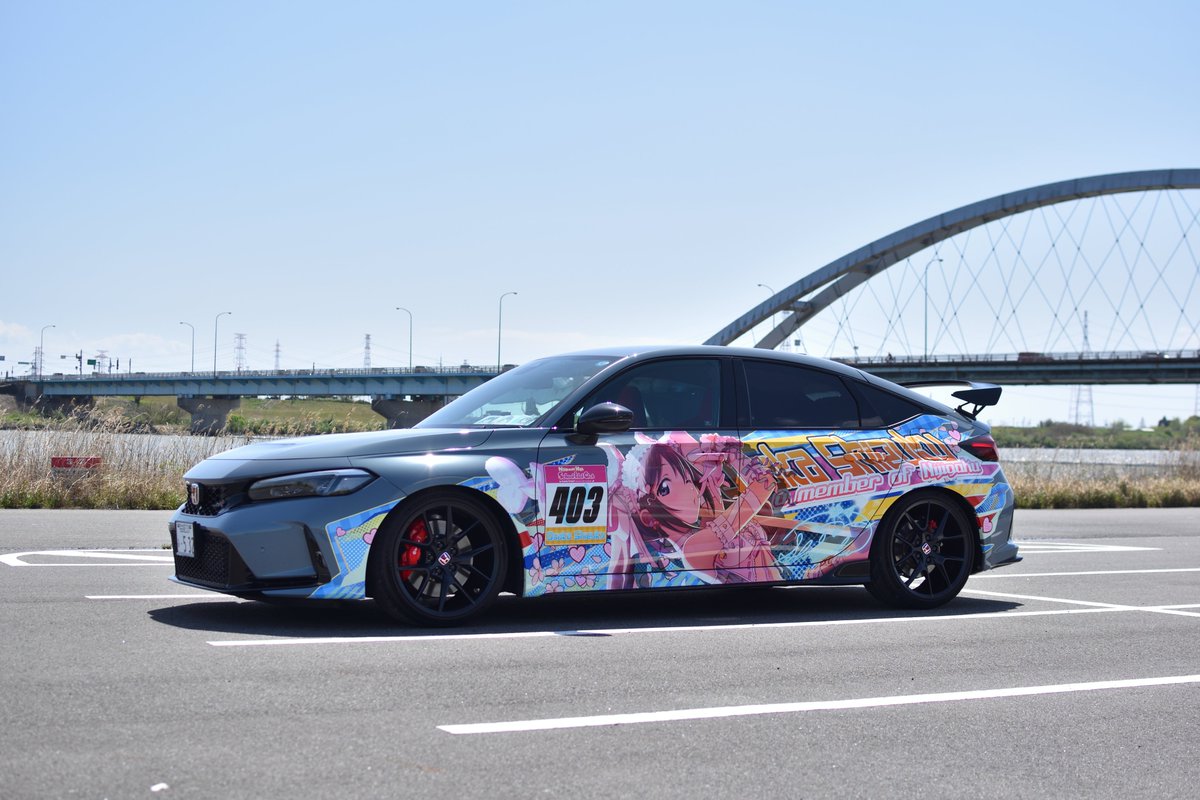 あだち tweet media