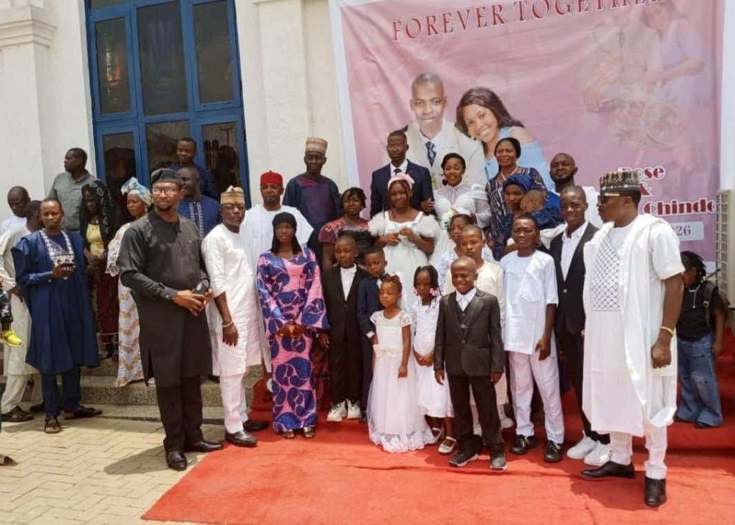 ibechone12's tweet photo. Wedding pictures from a kid sister wedding https://t.co/S4QI3WUPwq