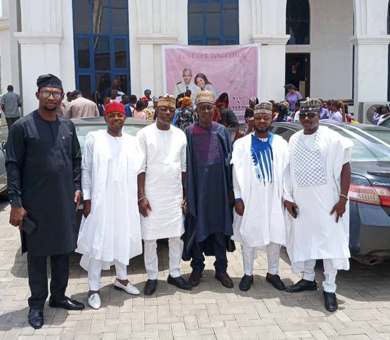 ibechone12's tweet photo. Wedding pictures from a kid sister wedding https://t.co/S4QI3WUPwq