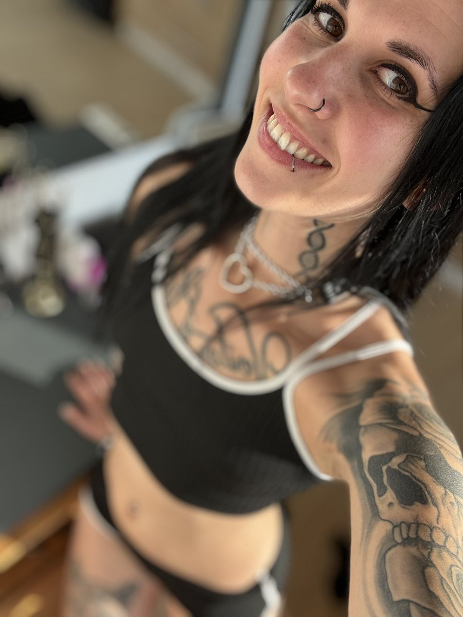 elina_mj tweet media