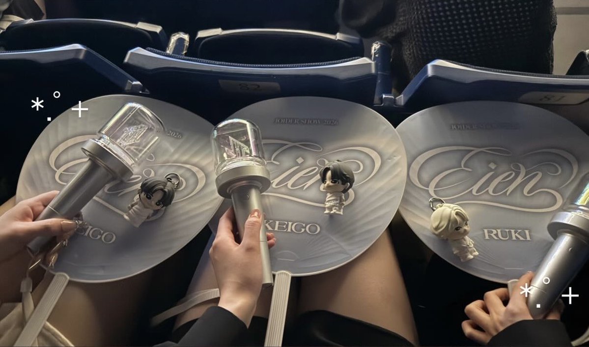 𝘩𝘪𝘯𝘢 tweet media