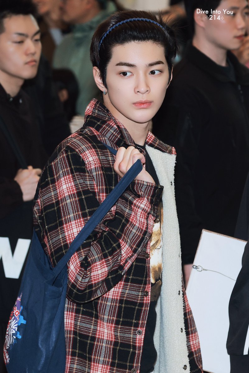 𝗗𝗶𝘃𝗲 𝗜𝗻𝘁𝗼 𝗬𝗼𝘂 tweet media