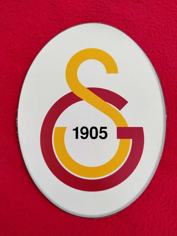 Can Lazarovič tweet media