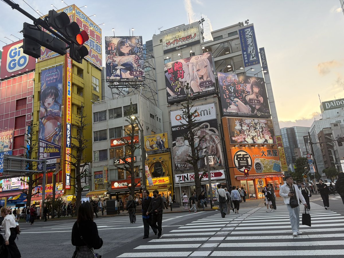 hongroto tweet media