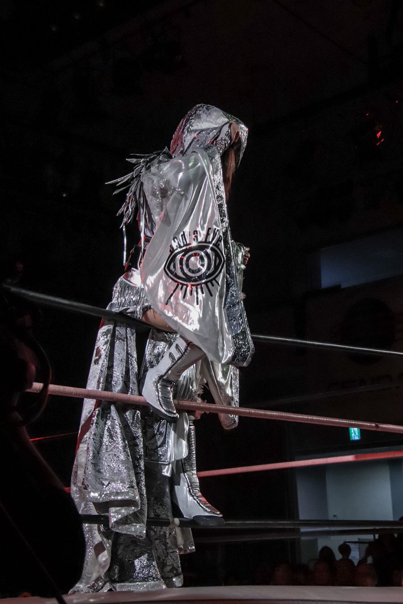 ᴍᴀᴋᴏ tweet media