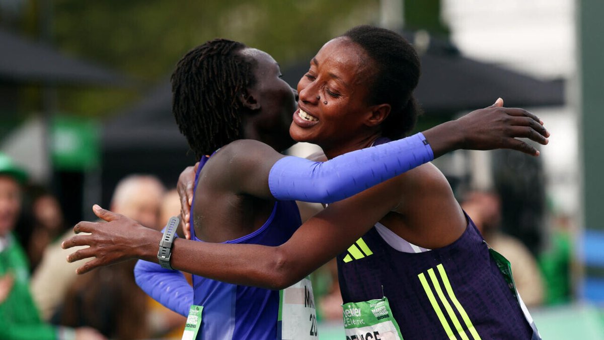 France24_fr's tweet photo. Marathon de Paris : Yemaneberhan Crippa et Shure Demise triomphent, un record pulvérisé
➡️ https://t.co/SyJJZo61qS https://t.co/9uqu60FOpd