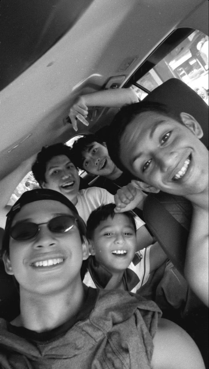 𝓥 🎀 tweet media