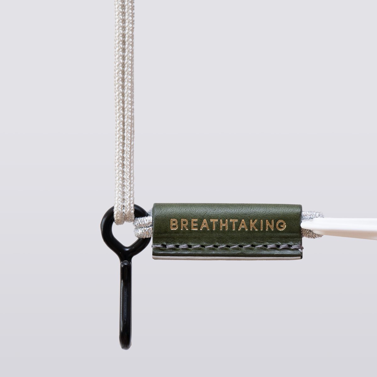 yamano_wind's tweet image. 【#サクソフォン】

#BREATHTAKING 2026年の #限定モデル
好評につき残りわずかとなりました🌸

本革を使用した上質な素材に
裏面のアクセントカラーが目を引く逸品❤️

演奏がもっと楽に、もっと楽しくなる
BREATHTAKINGのストラップ🌟

今だけの限定カラーをお見逃しなく！

ecshop.yamano-music.co.jp/products/list?…