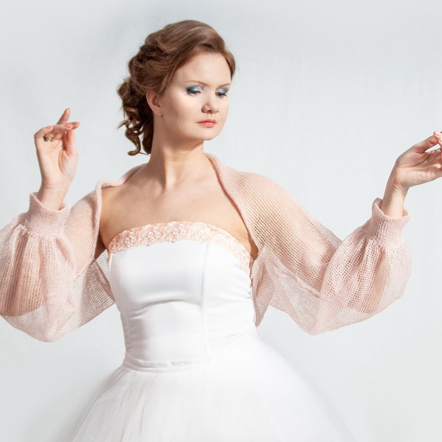 SuperSoftKnits's tweet image. Soft  pink #Linen bolero — airy, romantic &amp;amp; handmade 💕 Perfect #bridal or #summer cover-up. #Bolero #Shrug #Wedding #Eco #SuperSoftKnits #linenbolero #linencoverup 

etsy.me/3blzBJe