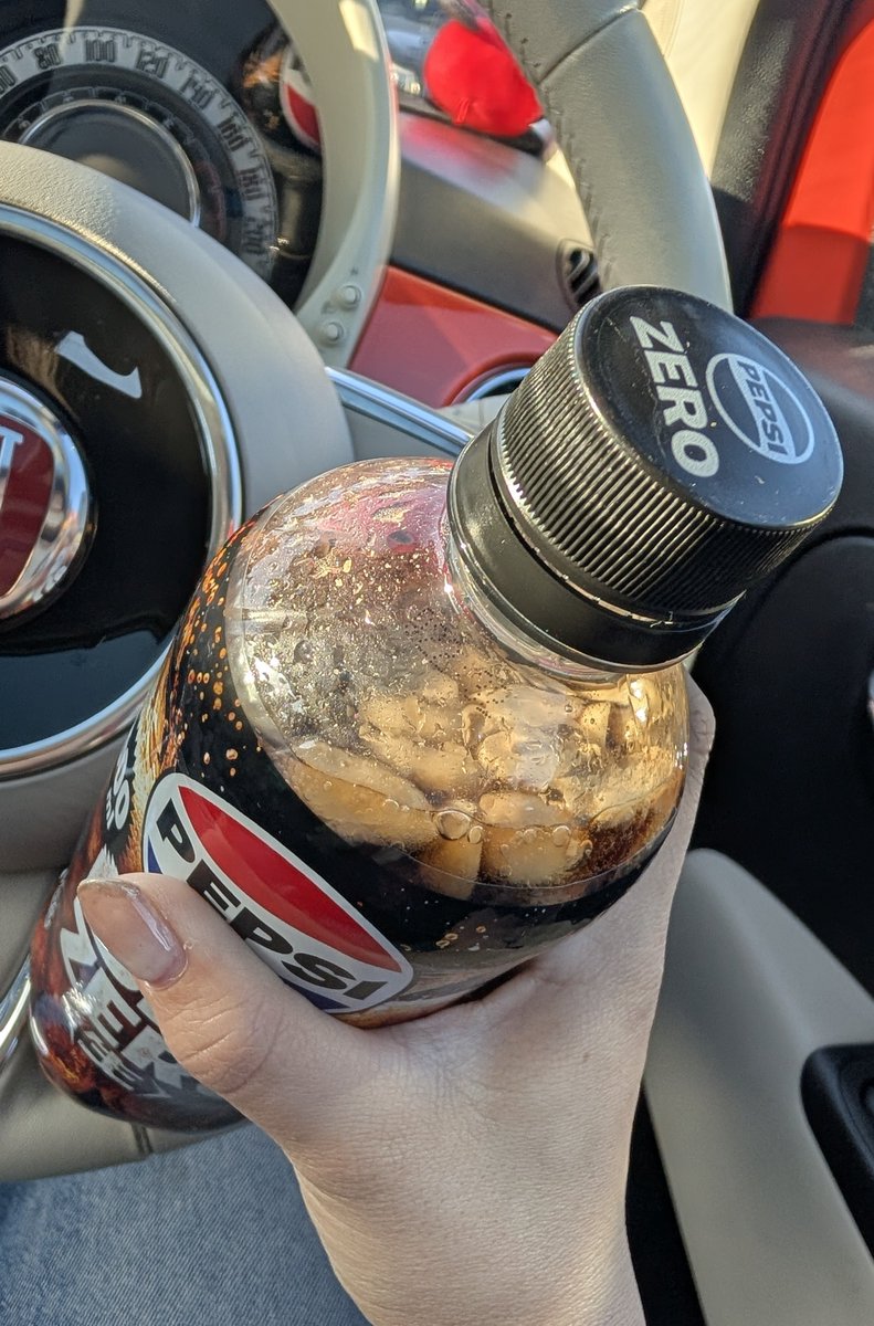 あたくしネットの情報に踊らされがちな女でしてよ😘決して混ざり合わないピーナツとコーラがそこにはあった