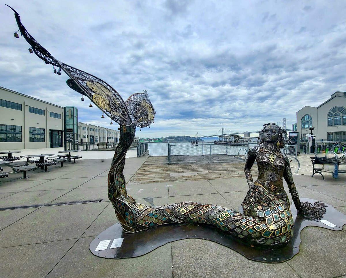 Ulsterpoet's tweet image. Whenever I am faced with a worrisome life changing decision, like honey nut cornflakes or branflakes… 

I will pause for a moment in the lost of time and ask, ‘What would a mermaid do?’… always works for me😀

#poetry #wellness #motivation #imagination #mermaids