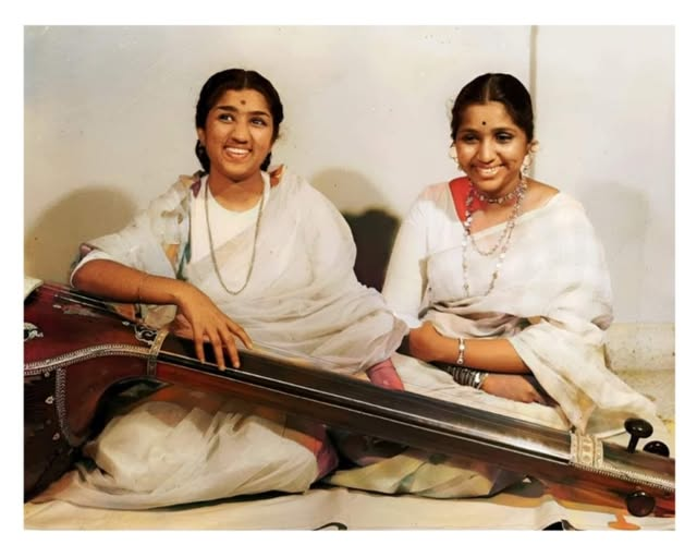 ikedemocrat's tweet photo. RIP Asha Bhosle💐

Some departures leave us entirely without words. Her voice was a mirror to our deepest emotions. Bidding a heavy-hearted farewell to the last of the legends.

आगे भी जाने न तू, पीछे भी जाने न तू
जो भी है, बस यही एक पल है.... https://t.co/lgLSjguqai