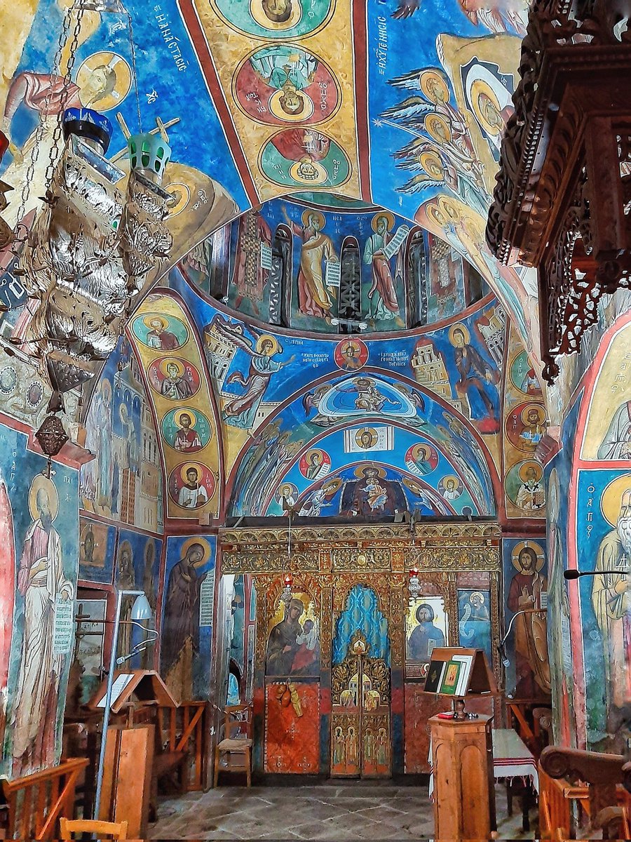 Románico en España tweet media