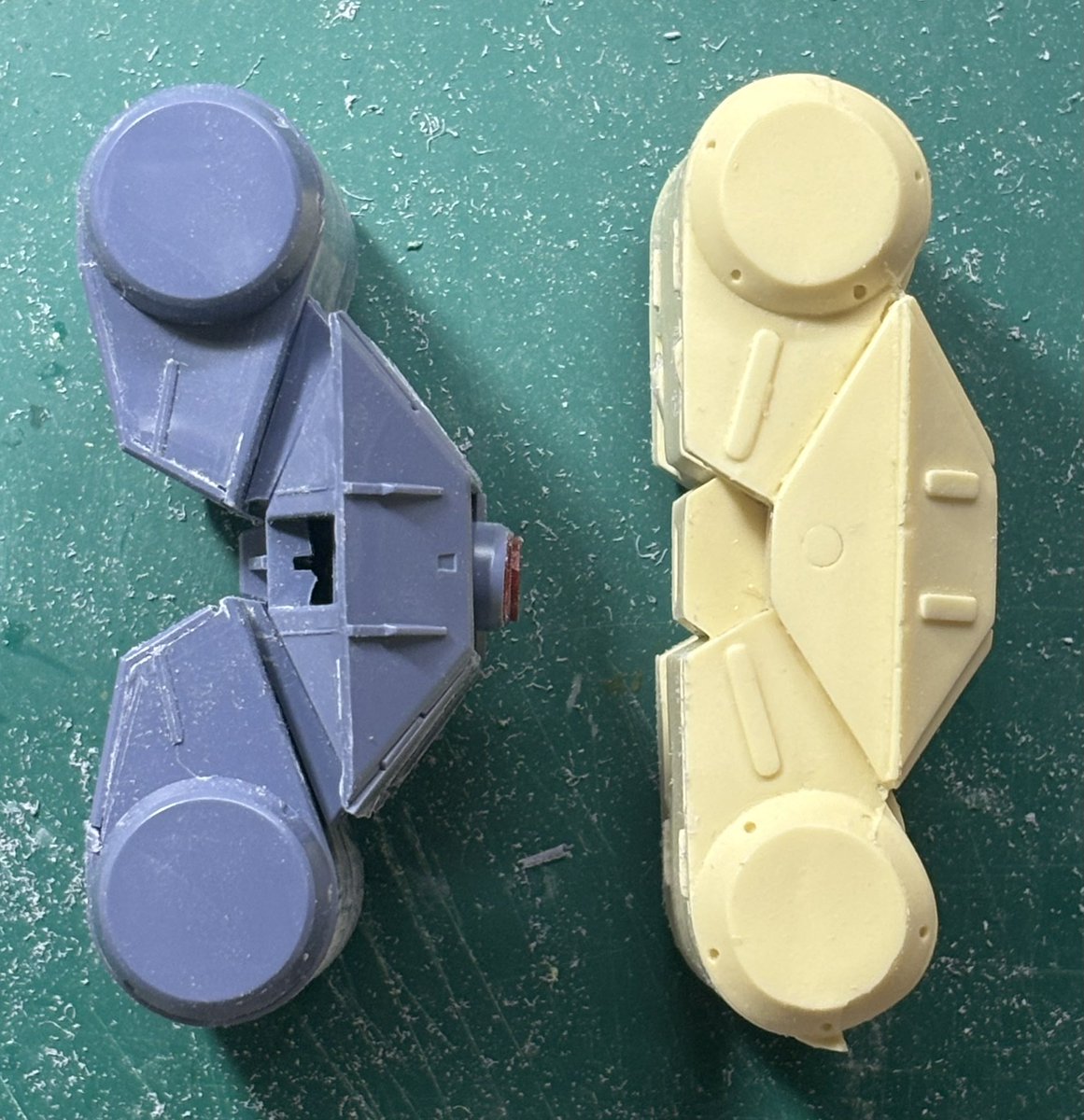 やっぱり欲しくなりますよね、バリュートパック。1/144ではプラキット未発売なので1/100のジャンクパーツをB-CLUBのレジンキットを参考にダウンサイズしました。
胸と脚のユニットはプラの箱組みで作ろうかな。
とりあえず気持ちも落ち着いたのでマラサイは一旦終了です☺️
#機動戦士Ζガンダム