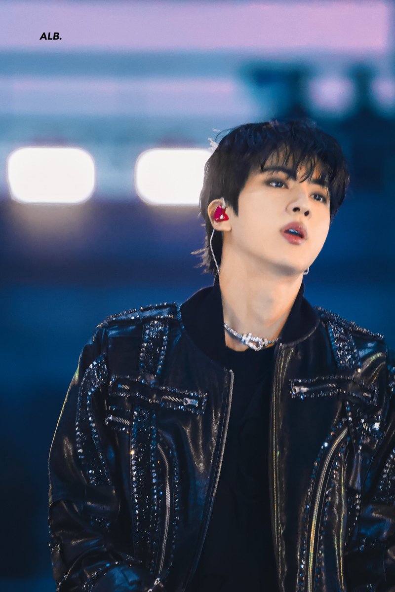 ALittleBraver92's tweet image. 260412 HD 

#방탄소년단진 #김석진 #석진 #진 #BTSJIN #JIN 
#BTS_ARIRANG #BTS_WORLDTOUR_ARIRANG
