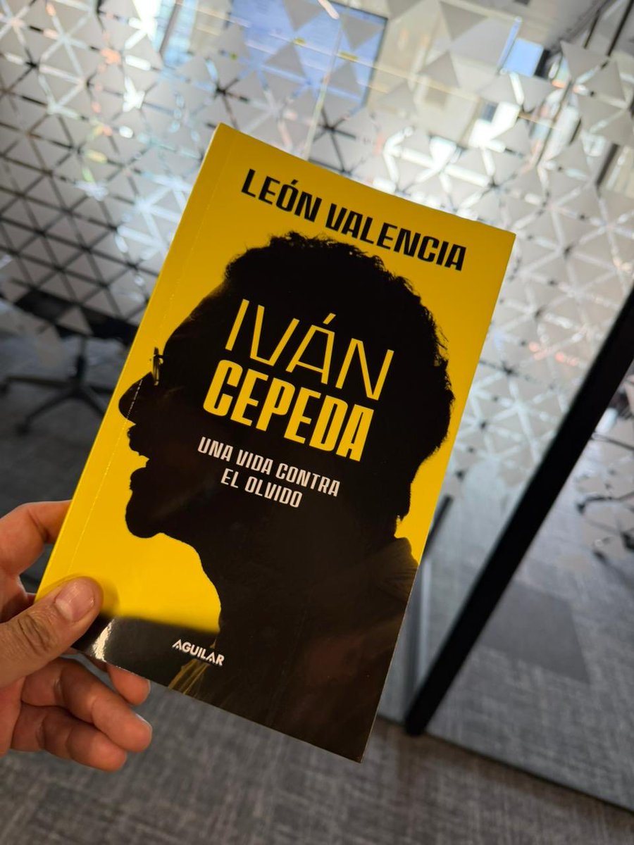 León Valencia tweet media