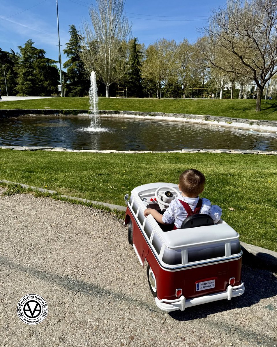 autenticosautos's tweet photo. Para todos los públicos y edades, tenemos una kombi 👶🏼🚐🥰

#babycar #van #minivan #bus #camper #vwt1 #vwlovers #bodasmadrid #vwvan #kombi #split #bulli #classiccars #family #retrocars #cochesclasicos #vwcalifornia #carlovers #nice #equipoa #vwkombi #legend #autenticosautomoviles https://t.co/0892QuokLg