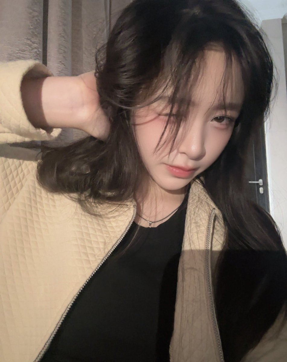 Hillary Abigail tweet media