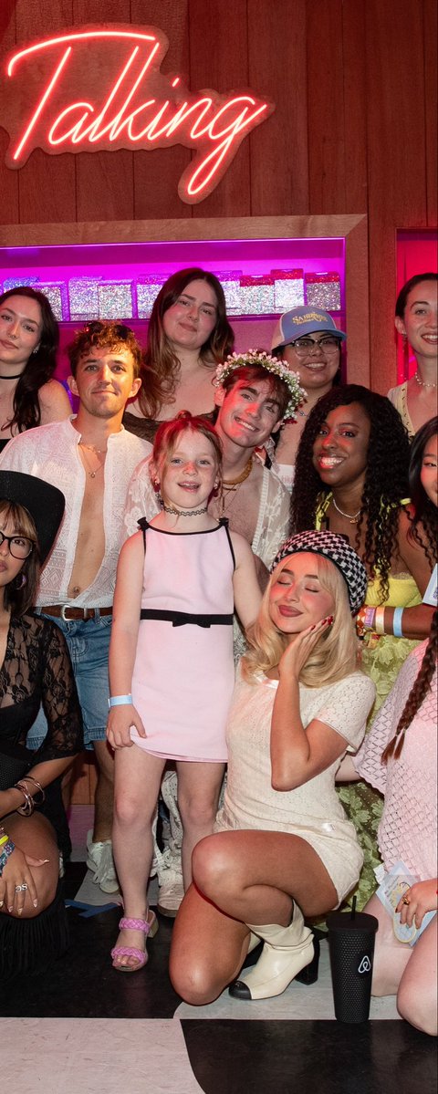 jasper on tour🐾 tweet media