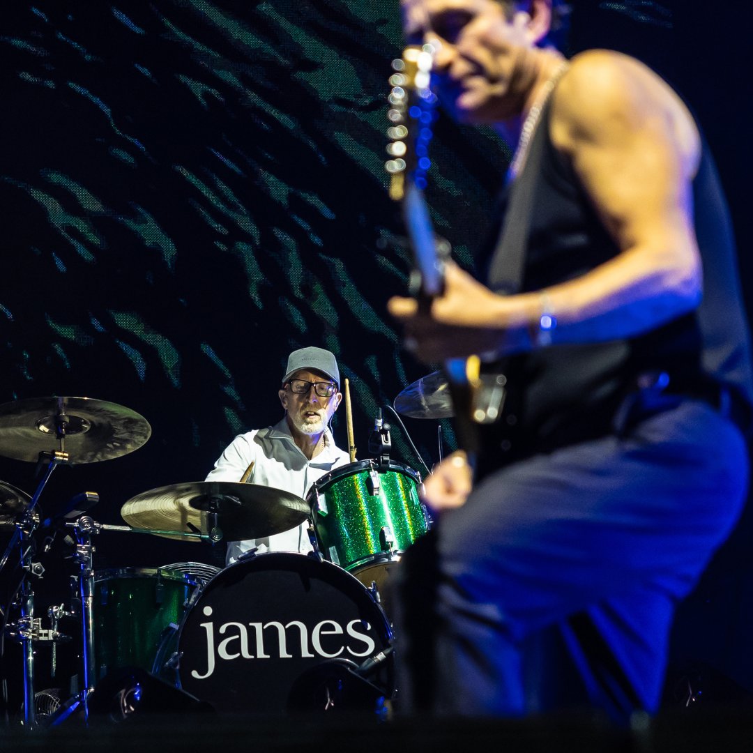 wearejames's tweet image. SO much energy in the room last night. Thank you Liverpool for a really special gig 🙏 Love Is The Answer. NBL x

📷 IG: paulwdixonphotography
#LoveIsTheAnswer #Liverpool #LiveMusic