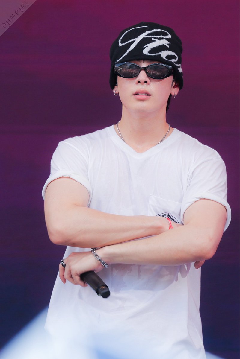 KarlTatawife's tweet image. พี่ต้าคนเท่ Sound check ยังขนาดนี้
โชว์จริง คนดูจะขาดใจก่อนรึเปล่าคะ! 
#SuperFluid2026 
#santapp @Ppsanta