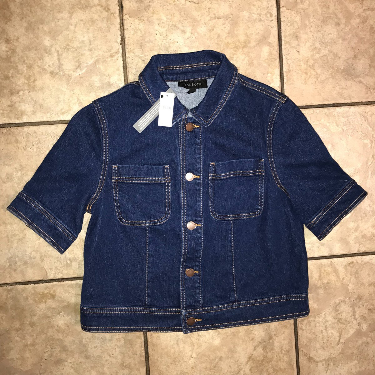 PhisitChu's tweet image. The summer layer you didn't know you needed. 👖✨ This Talbots short sleeve denim jacket is pure casual perfection. #DenimJacket #ShortSleeveDenim #WomensFashion #SummerStyle